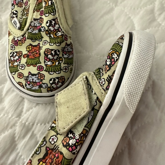 Vans - Picture 6 of 8